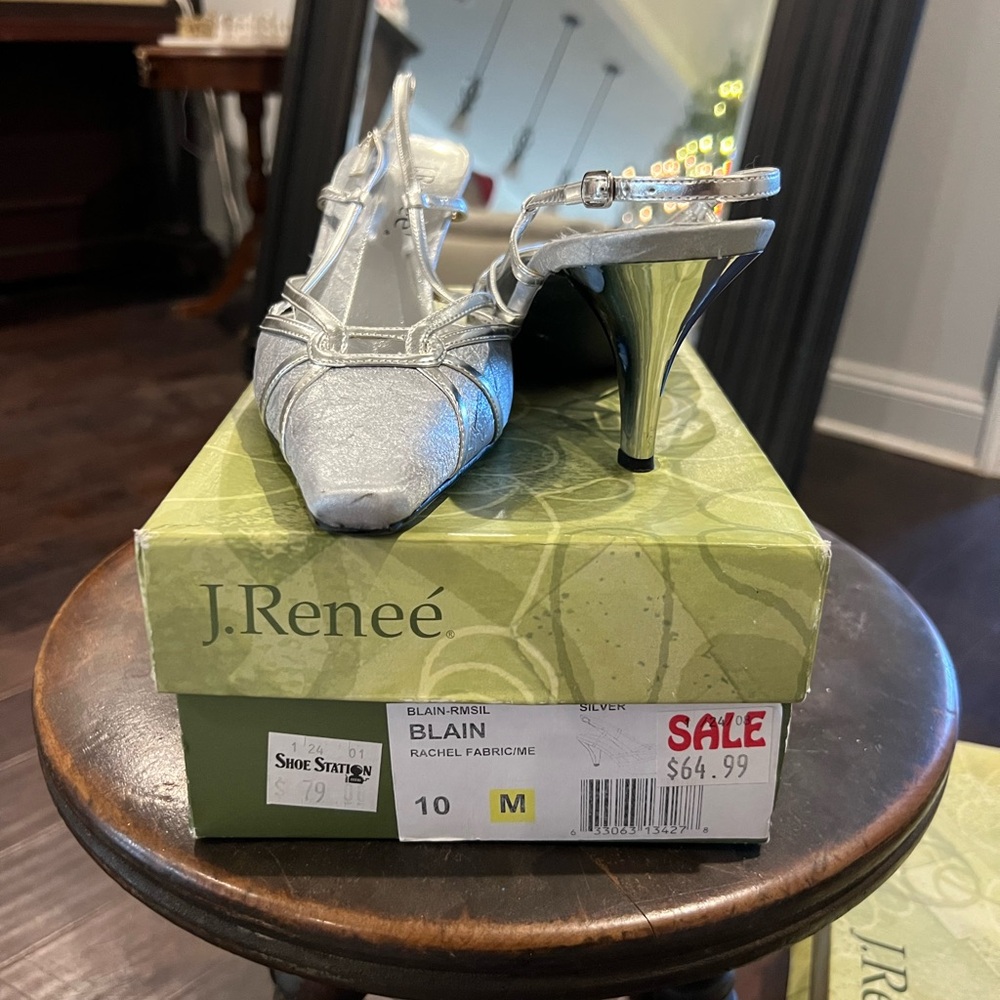 Like New J. Renee Blain Rachel Silver Heels